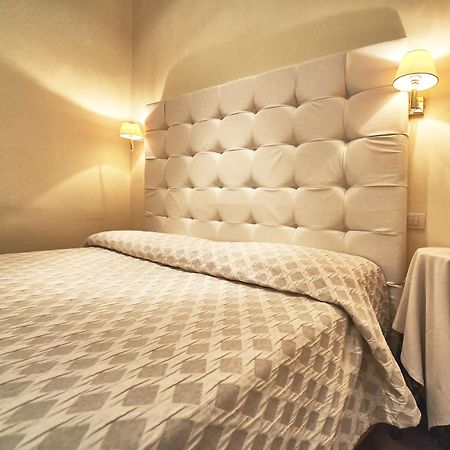 ローマ コンドッティ 29 Bed & Breakfast エクステリア 写真