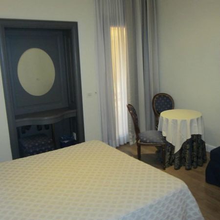 ローマ コンドッティ 29 Bed & Breakfast エクステリア 写真