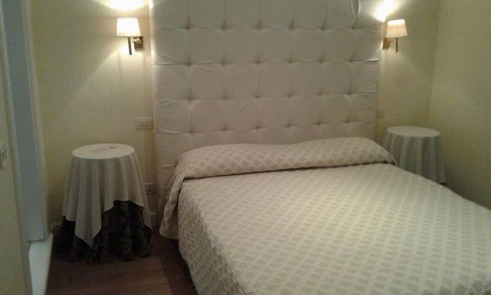 ローマ コンドッティ 29 Bed & Breakfast エクステリア 写真