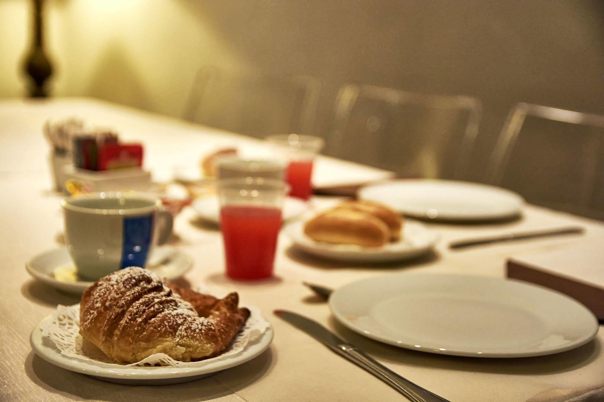 ローマ コンドッティ 29 Bed & Breakfast エクステリア 写真