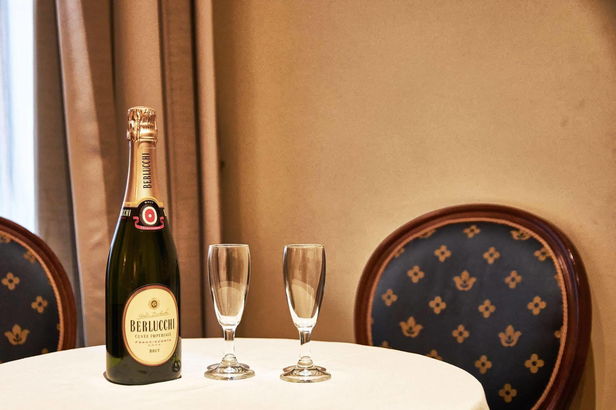 ローマ コンドッティ 29 Bed & Breakfast エクステリア 写真